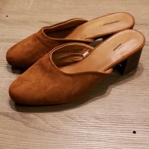 $8 w/ bundle! Womens Brown Faux Suede Mules